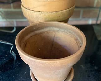 P185. Set of6 terracotta pot $6