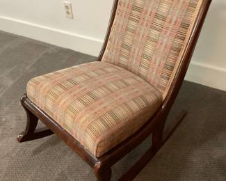 B132. Antique Victorian Ladies’ platform rocker $65