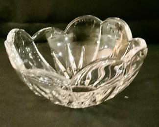 D-530. 6” crystal scalloped bowl $10