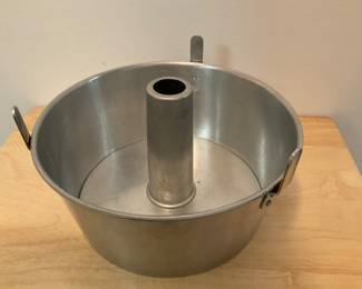 N140 Springform baking pan $4