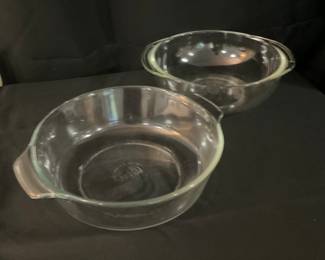 K-238. Set of 2 Pyrex baking dishes 9” $8