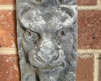 P671 4”x 7” cast stone wall plaque lion head relief $6
