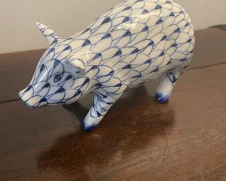 R118 6”blue and white hand painted porcelain pig figurine $12