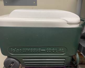 N148. Igloo cooler on wheels $8