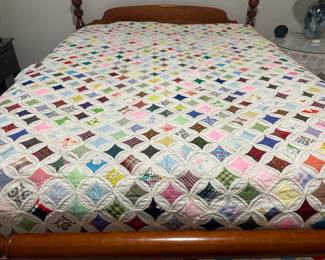 U816. Hand-quilted vintage Cathedral Window” quilt. Pristine condition $95 