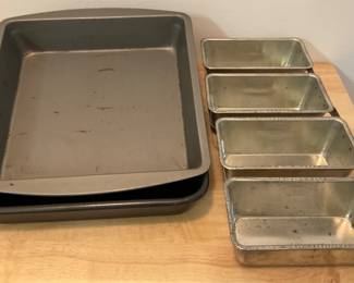 N145 set of 3 baking pans and attached loaf pans $6