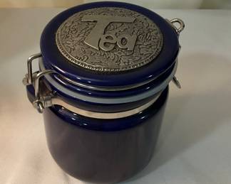 K-246. Redo pic with spoon.
Cobalt blue ceramic tea canister with pewter lid accent and spoon $10