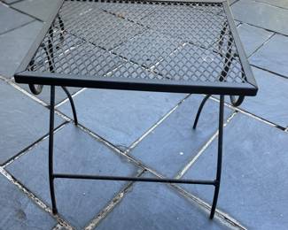 P155. 17”x17” metal mesh outdoor table. $14