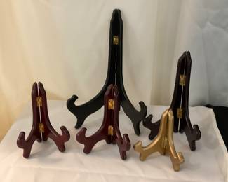 D640 Set of five plate holders $5