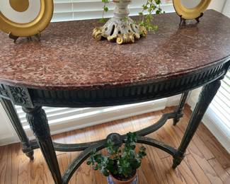 F905 marble top
