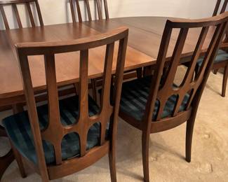 Mid Century Modern Broyhill dining table and chairs