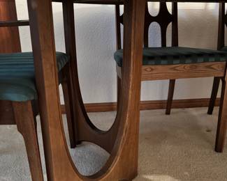 Mid Century Modern Broyhill dining table and chairs