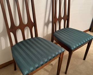 Mid Century Modern Broyhill dining table and chairs
