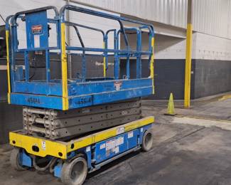 Titan Equipment 48V electric scissor lift