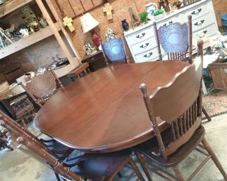 Vintage Oak Dining Table/Chairs