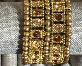 VINTAGE GOLD TONE WITH STONES BRACELET