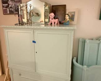 Vintage furniture set - legend has it that this was owned by Humphrey Bogart's first wife!