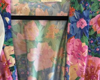 Val Mode Lingerie Floral Robe