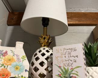 White Ceramic & Gold Tone Pineapple Lamp