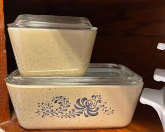 Pyrex "Homestead" Lidded Refrigerator Dishes