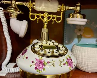 Retro Floral Design Landline Phone