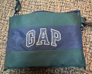 Men’s windbreaker size large