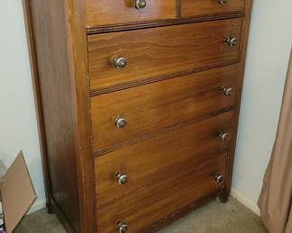 Chest of drawers