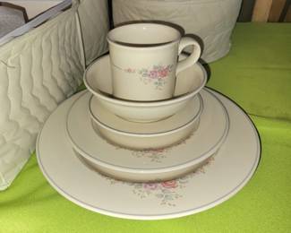 Pfaltzgraf dinnerware
