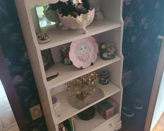 Decorative shelf