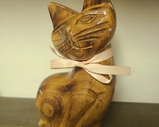 Carved wooden kitty
