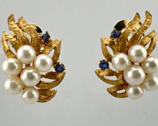 Vintage 14kt gold pearl (approx. 5mm) cluster clip earrings with two sapphires each; 0.75"L