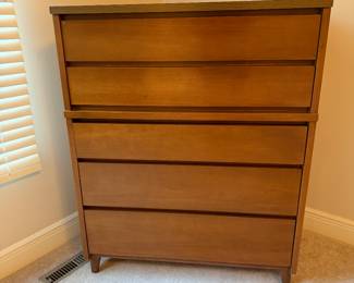 Chest of Drawers with dove tail