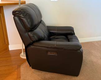 Electric Leather recliner - like new