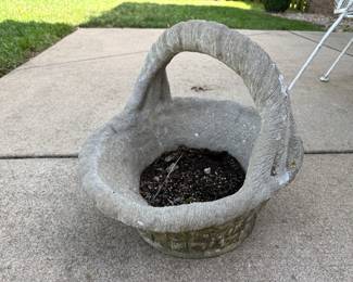 Outdoor concrete basket