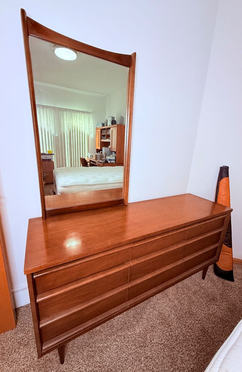 Bassett furniture - Mid-Century Dresser