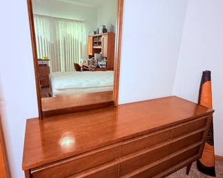 Bassett furniture - Mid-Century Dresser