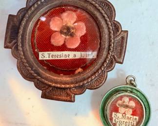 Saint Teresiae a J.  Inf. Reliquary / Relic 
Saint Maria Goretti  V.M. Reliquary / Relic 