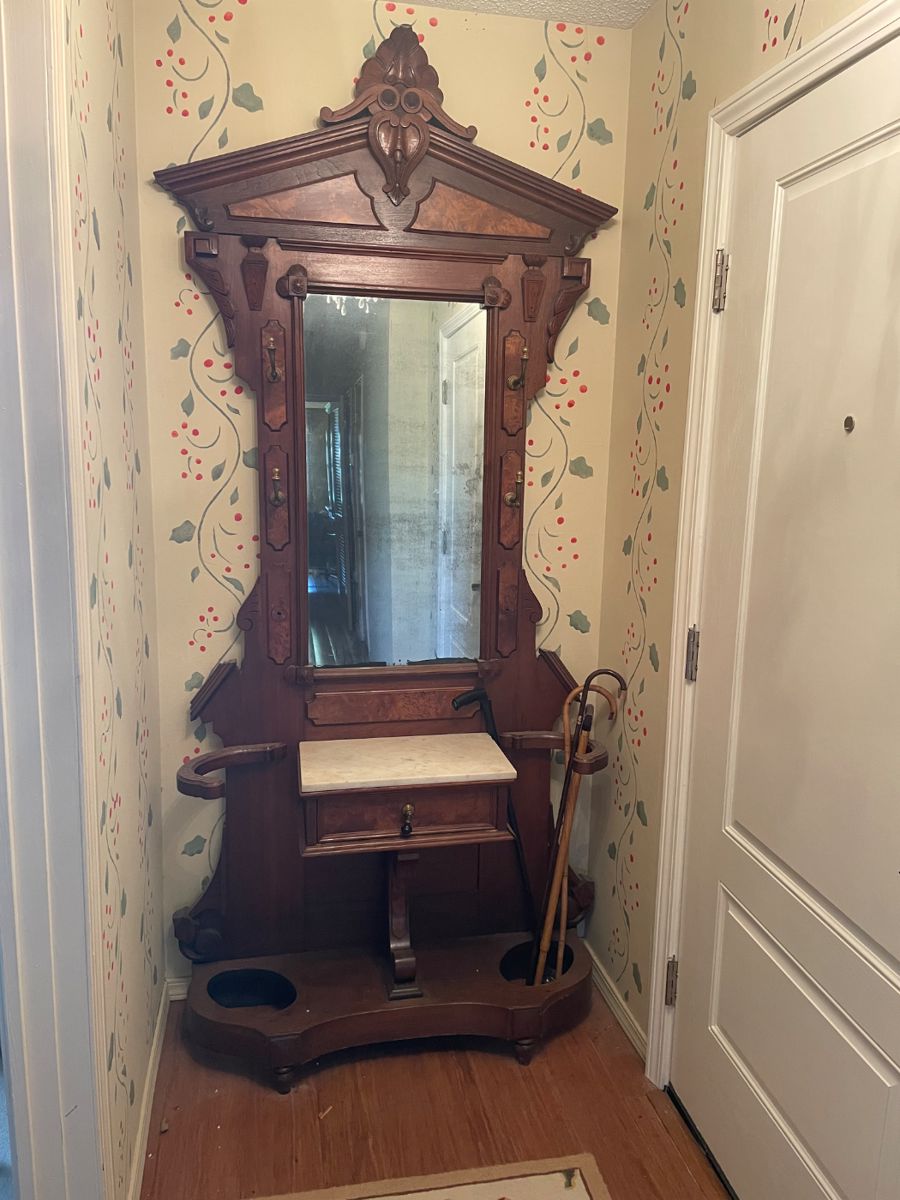 Monumental Victorian hall piece