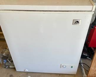 Freezer chest