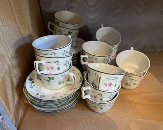 Royal Daulton fine China. 5-piece place setting for 8, with extra pieces. And serving bowl and plater.