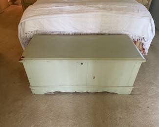 Lane cedar chest