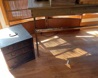 Flat top modern desk