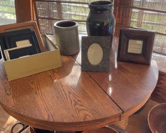 Nice selection of very good picture frames in different materials