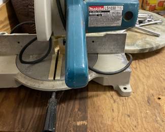 Makita table top chop saw