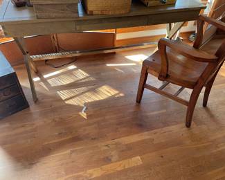 Flat top modern desk