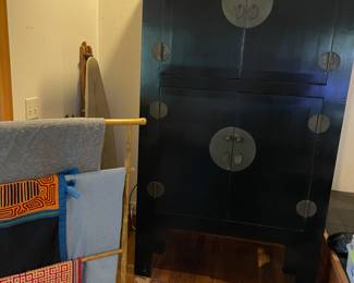 Elegant  Asian lacquered cabinet