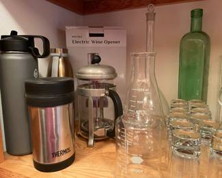 Coffee and measurement. Ontainers