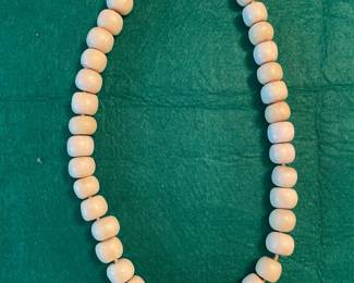 Natural beaded necklace (Asian)