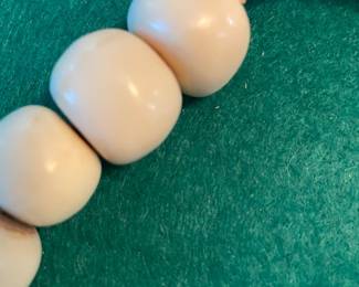 Natural beaded necklace (Asian)