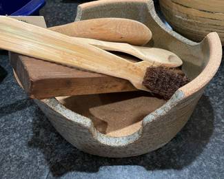 More wooden kitchen utensils 